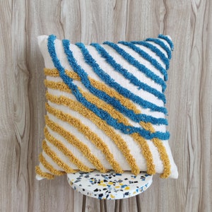 Blu e giallo senape astratto trapuntato in cotone testurizzato 14x20 / 16x16 / 18x18 decorativo copricuscino indiano fatto a mano Boho federa