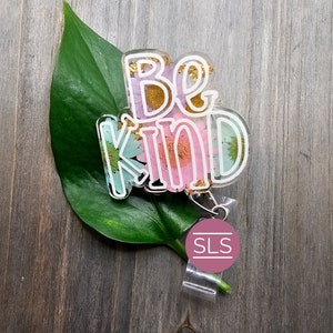 Porta credencial con frase &quot;Be Kind&quot; - Porta credencial floral - Afirmación positiva - Porta credencial de enfermera - Porta credencial con brillantina