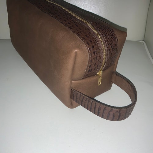 Dopp Shaving shops Kit Toiletry Bag Cosmetic Bag Shaving Bag X-Large Brown Leather Shaving Kit