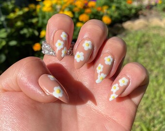 Daisy Nails Etsy
