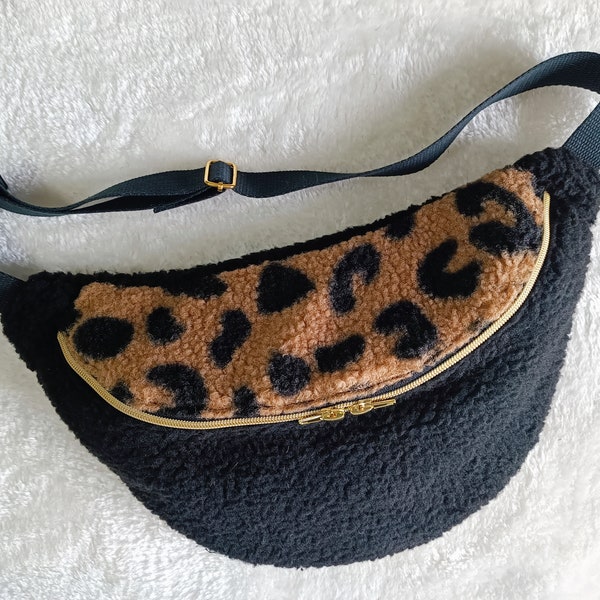 Sac banane moumoute bouclette léopard et noir