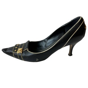 Louis Vuitton Womens Black Satin Flower Formal Heels Size 8 (EU 38