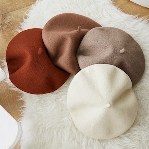 Simple women's beret made of felt, also suitable for DIY, decorating and embroidery, 56-58 cm - burgundy, green, beige, caramel, gray