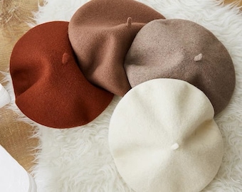 Schlichte Damen Baskenmütze aus Filz, auch zum DIY, Dekorieren und Besticken geeignet, 56-58 cm - burgundy, grün, beige, caramel, grau