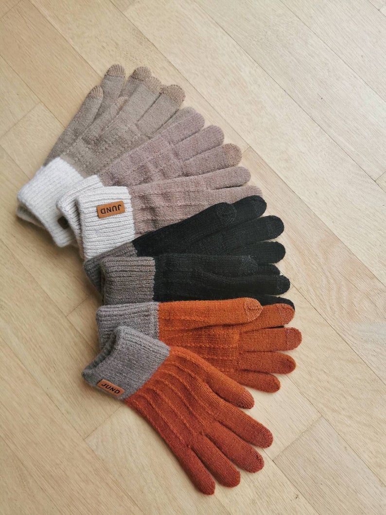 Schlichte zeitlose Damen Handschuhe für Herbst/Winter, dehnbar & warm, mit Touchscreen-Finger in Uni-Farben braun, natur, schwarz Bild 2