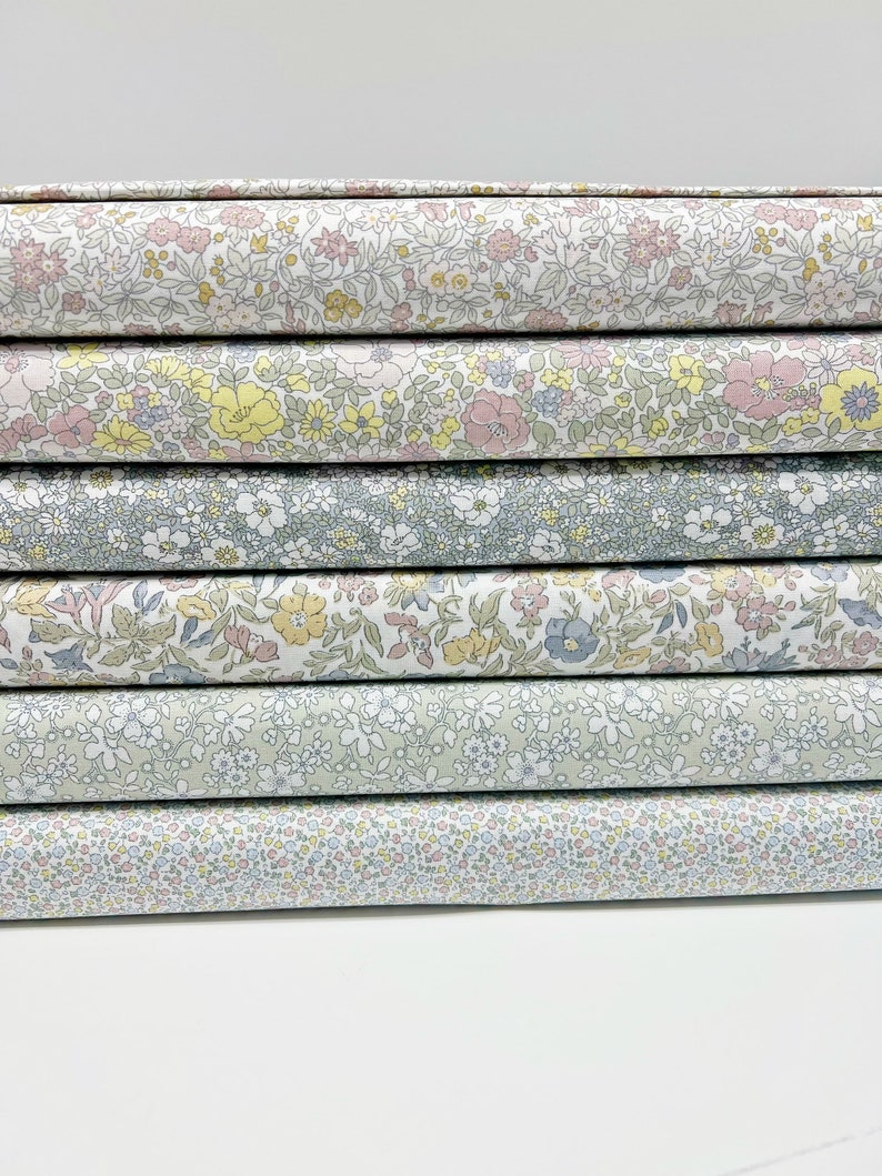 Liberty Fabrics Lasenby Cotton, helle und leichte Pastellfarben mit klassischen Liberty Blumenmuster