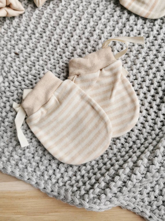 Moufles bébé 0/3 mois au tricot 