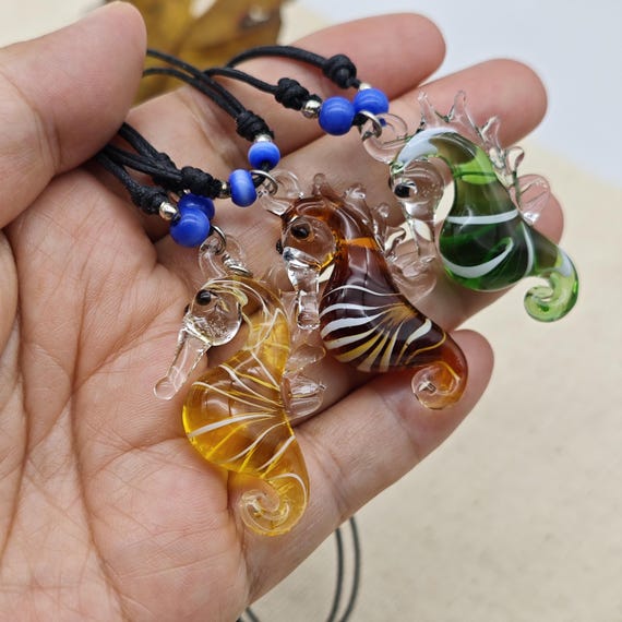 Pendentif Vintage Hippocampe - Verre Soufflé Bleu Porte-Bonheur - Bijou Artisanal