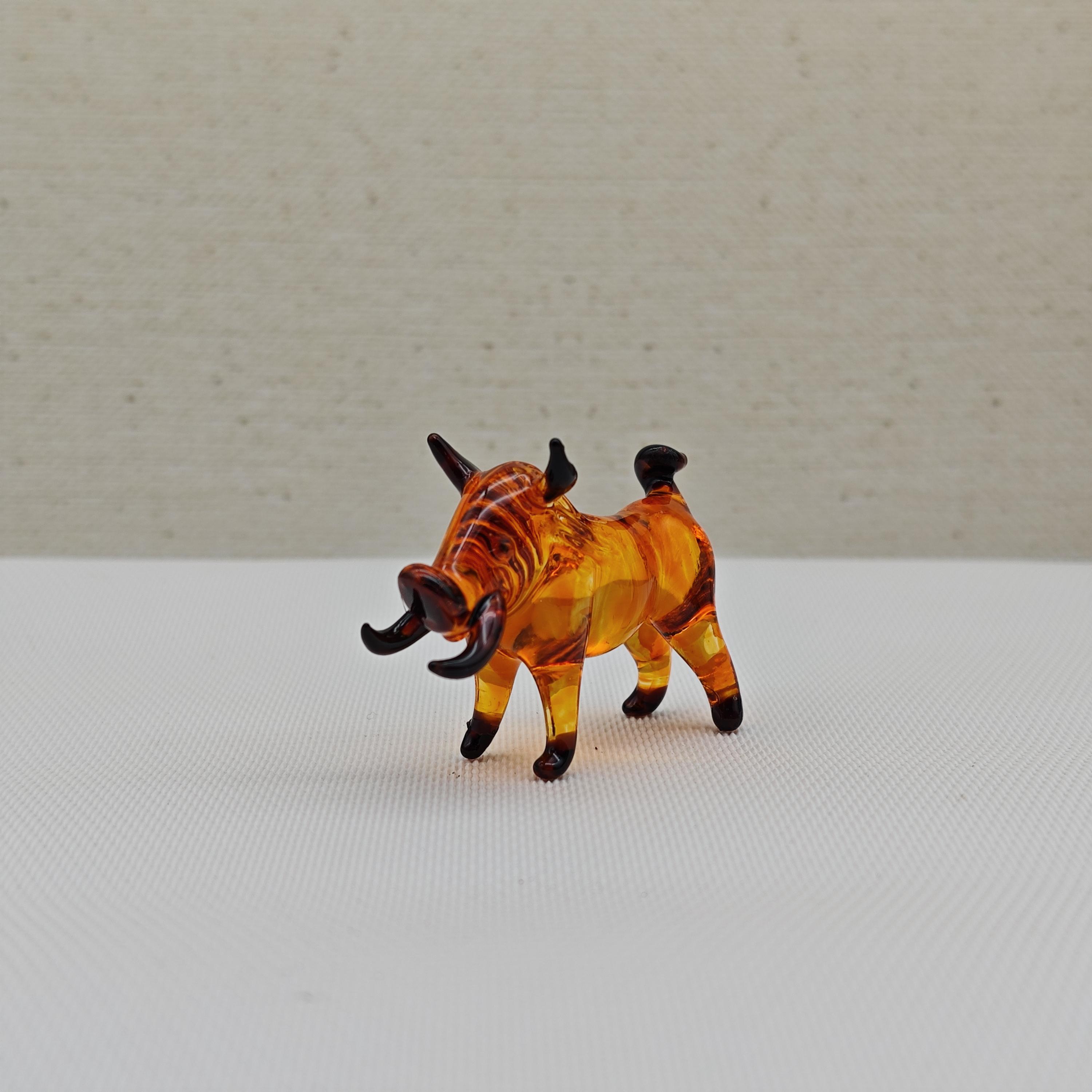 吹きガラスのイノシシの置物：ミニチュアコレクション彫刻 - Etsy 日本