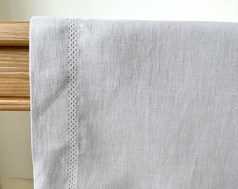 Mantel de lino con vainica en gris claro, mantel de lino minimalista con esquina inglete y dobladillo profundo, cuadrado, rectángulo, personalizado