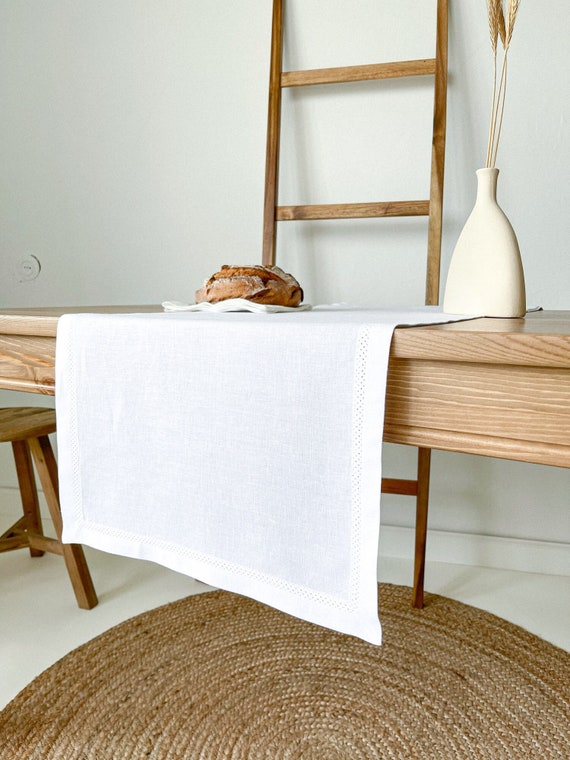 Hemstitched Linen Table Runner in White, Fall Table Runner, Coffee Table  Runner, Vintage Table Runner, Farmhouse Table, Dresser Runner - Etsy