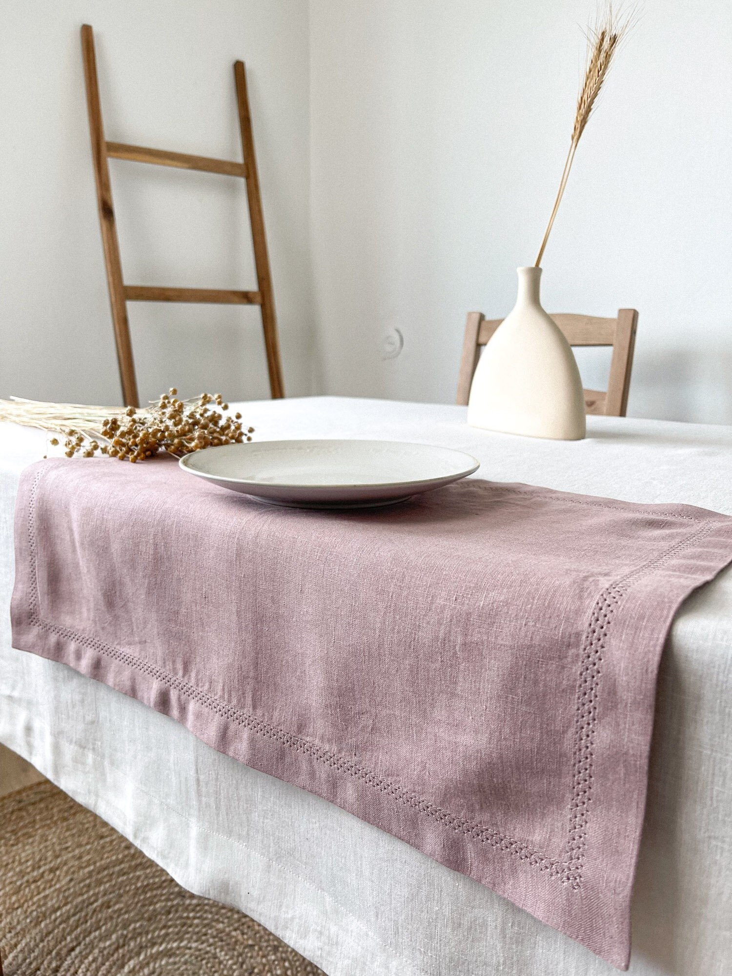 Tovagliette di lino rosa chiaro Hemstitch, set di tovagliette Dusty Rose, tovaglietta di stoffa rosa di legno, tovagliette con bordo orlato
