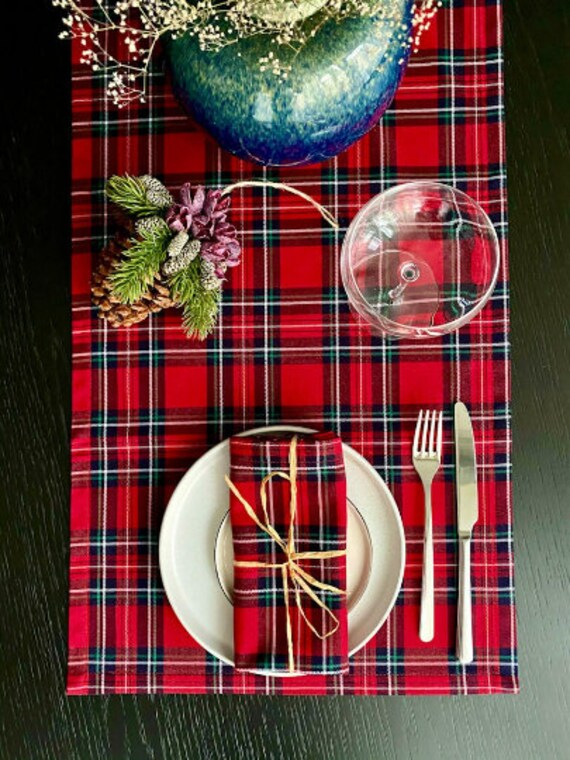▷ Très beau chemin de table écossais