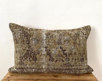 Persian Pillow Cover, 16” X 24” Decorative Pillow, Handmade Pillow, Couch Pillow, Boho Throw Pillow, Wool Pillow Cover, Sofa Cover, PE-1663