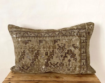 Persian Pillow Cover, 16” X 24” Decorative Pillow, Handmade Pillow, Couch Pillow, Boho Throw Pillow, Wool Pillow Cover, Sofa Cover, PE-1679