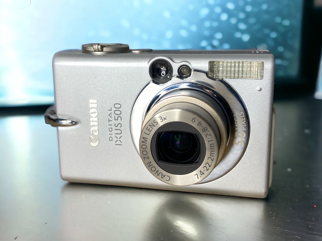2000s Digital Camera Canon Powershot IXUS 500 5.0MP Vintage Compact
