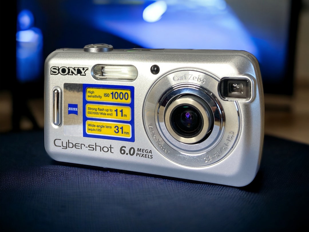 2000s Digital Camera Sony Cybershot Sony DSCS600 6.0MP Digital Camera