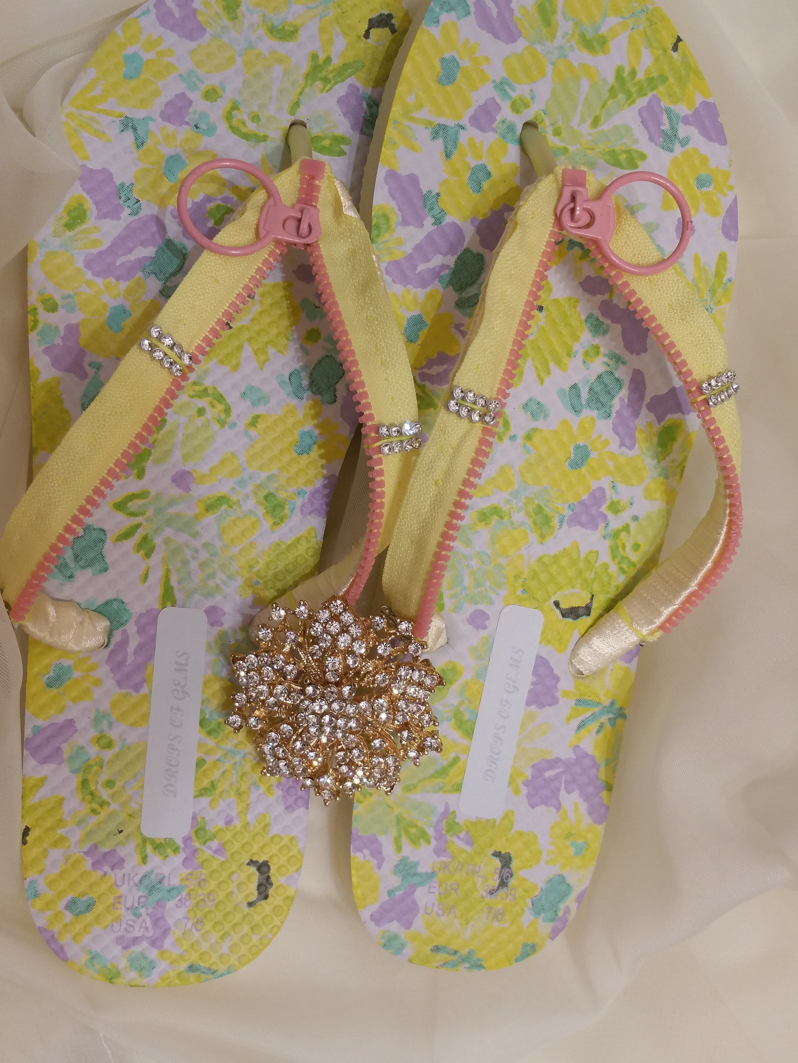 Decorated Flip Flops with Light Yellow Colour Zipper