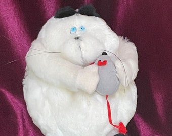 1983 Applause Wallace Berrie Plush Valentine Kitty Holding Mouse