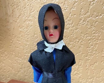 Unused Vintage Amish Made Child's Faceless Girl Doll in Dress and Bonnet with Doll Original Folk Art