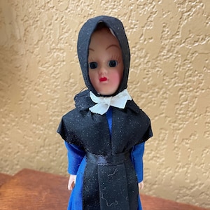Amish Sleepy Eye Female Souvenir Doll, circa 1950s