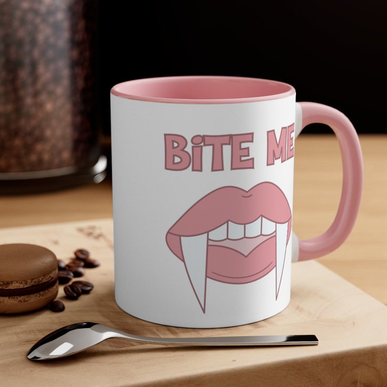 Mordez-moi tasse vampire | Mug Halloween rose image 5