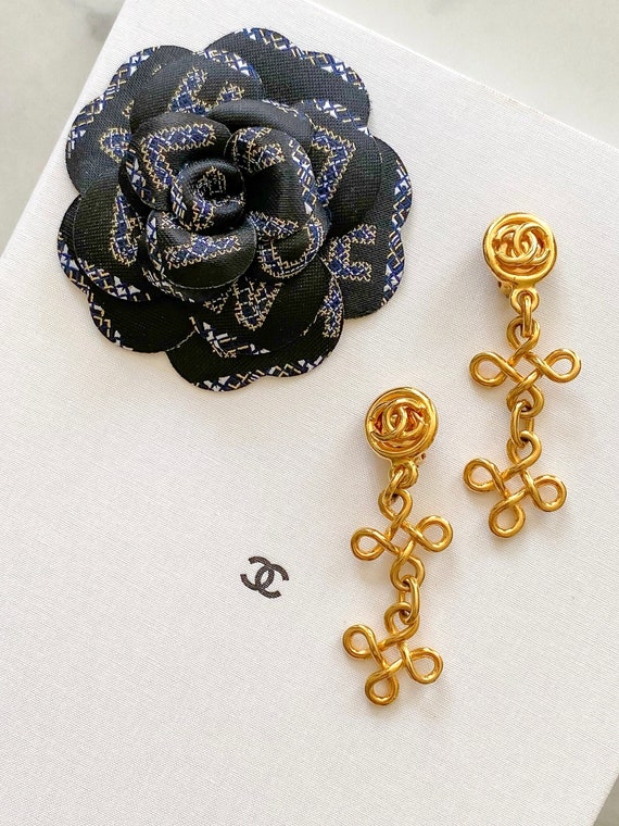 Chanel twisted earrings new arrivals