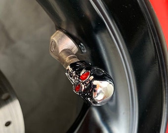 New Skulls Pirate Auto Car Bike Bicycle Wheel Tires Stem Valve Caps Motorcycle 