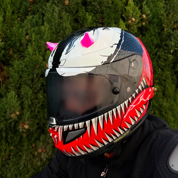 Helmet with horns best sale motorcycle