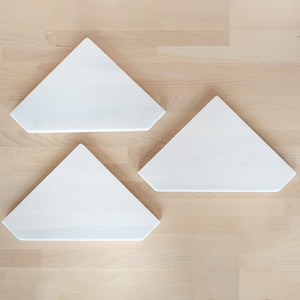 Set of 1, 2 or 3 White Pentagonal Corner Shelf, minimalistic decor, hanging plant corner shelf