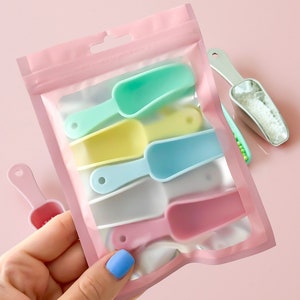 Sprinkle Scoop - Available in 6 colours - Mini spoon perfect for sprinkles - Multipack now available!