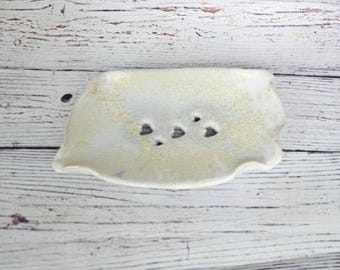 Jabonera de cerámica hecha a mano