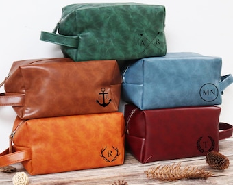 Personalized Graduation Gift for Him, Custom Leather Dopp Kit, Class of 2026 Toiletry Bag, College High School Graduate Gift, Travel Bag