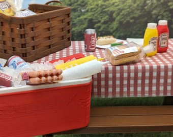 1:6 Miniature Picnic Scene – Realistic Handmade Display