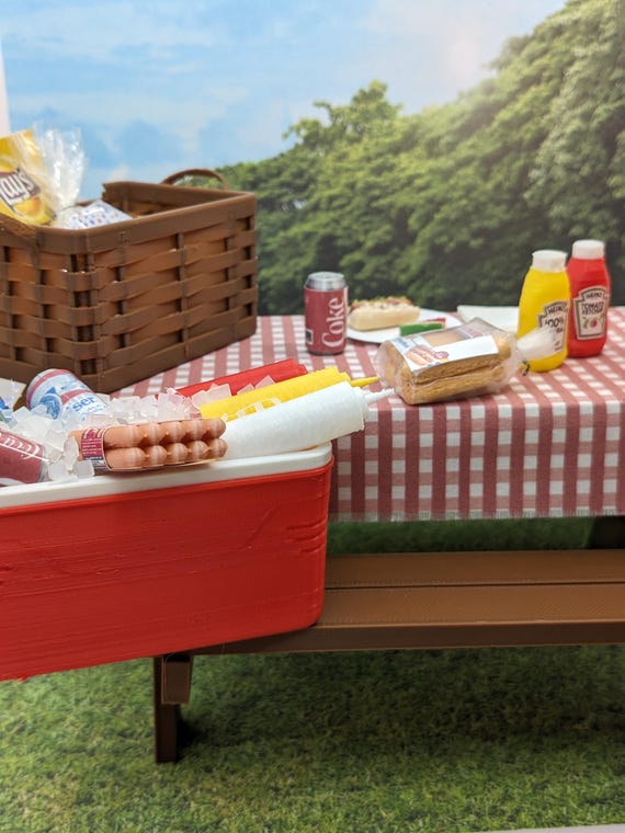 1:6 Miniature Picnic Scene – Realistic Handmade Display