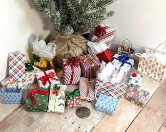 Wrapping Station 2 - 1:6 scale;  Wrap, Gift Boxes, Gift Bags