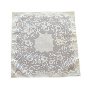 White Altar Cloth | Mantel de Boveda | Altar Cloth | Tarot Card Cloth | Divination Tools | Flowers | Oracle Cloth