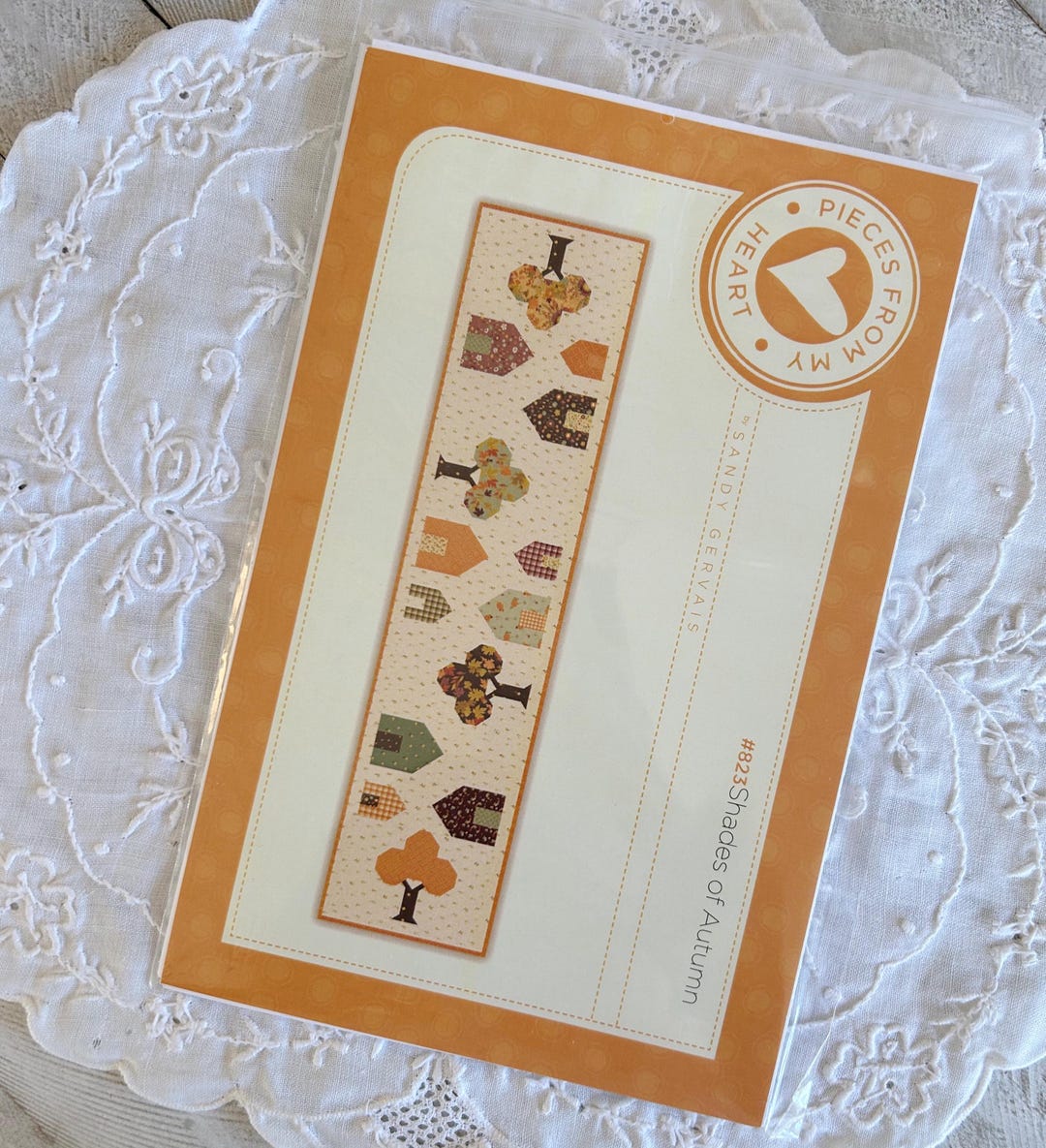 Shades of Autumn Table Runner Pattern #823 by Sandy Gervais - Pieces ...