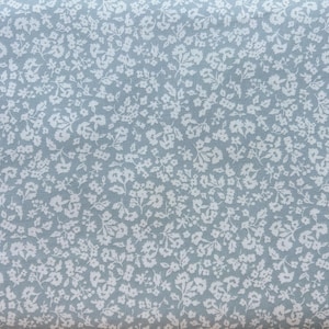 Dainty Meadow C Liberty of London Denim Florals Collection Lasenby Quilting Cotton : BTHY