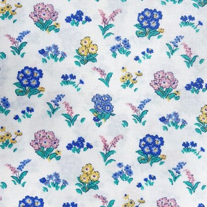 Kensington Gardens C - Liberty of London The Flowershow Sunrise Collection Lasenby Quilting Cotton : BTHY