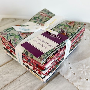 Passeggiata nel bosco: collezione Autumn Berries di Liberty Fabrics per Riley Blake, set di 15 quarti di grasso floreali coordinati