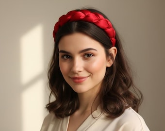 Rode satijnen gevlochten hoofdband, gewatteerd geknoopt haaraccessoire, elegante haarband bruiloftsgast