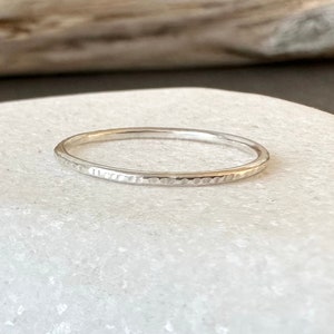 925 Sterling Silver Ring, 1.2mm, 1.5mm, 1.8mm, Ripple Hammered Effect Minimalist Ring Band, Handmade Stacking Ring, Skinny Thumb Ring