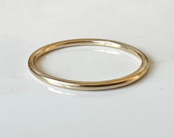 Handmade Solid 9ct Gold Stacking Ring: Simple Minimalist Band (1.2mm)