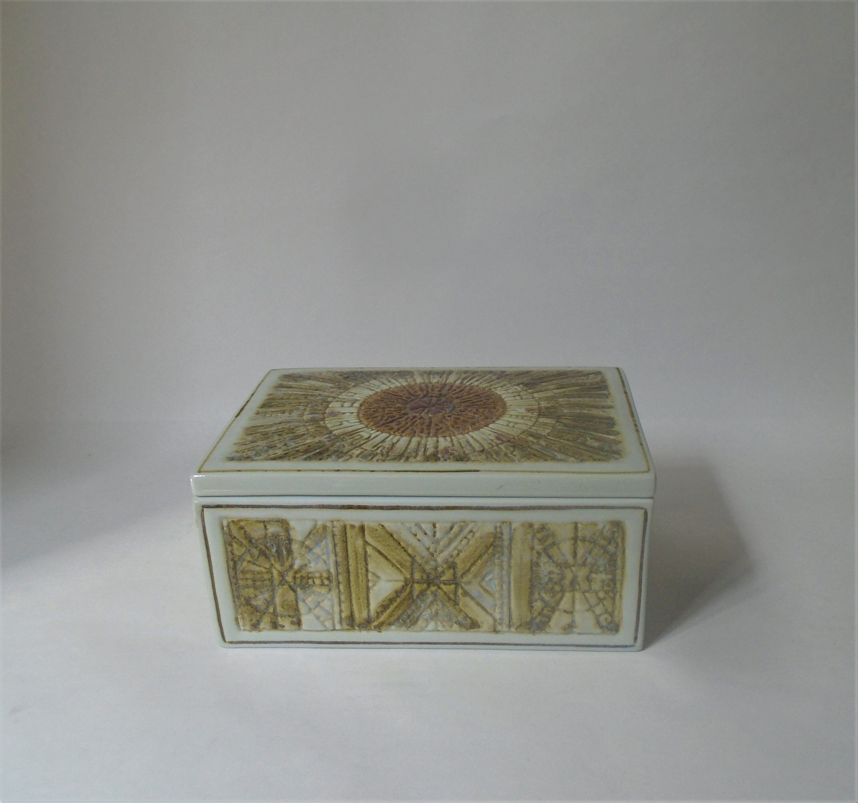 Porcelain Box by Kari Christensen for Aluminia Denmark 1966 Hand