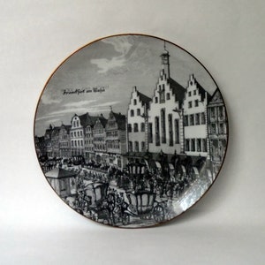 Sophienthal German Porcelain Plate Depicting Old Scene of Frankfurt am Main, Alte Städtebilder.