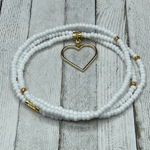 White + Gold Waist Bead w/Removable Heart Charm - Stretch Belly Chain w/clasp - Boho Body Jewelry - Weight Tracker - Self Love Gift for Her