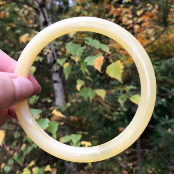 60's Marbled Yellow Lucite Bangle Bracelet