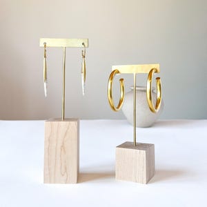 ISABELLA | Brass and Wood T-Bar Earring Display, Earring Stand, Jewelry Display, Gold Earring Holder, Earring Display Stand, Maple, Walnut