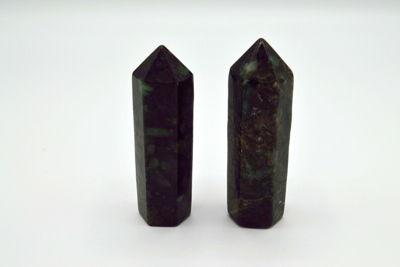 Emerald Crystal Points
